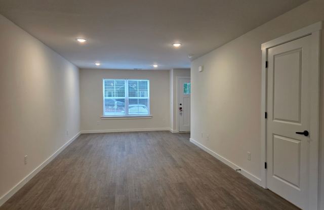 3 bedroom townhouse in Hickory Gallery 3
