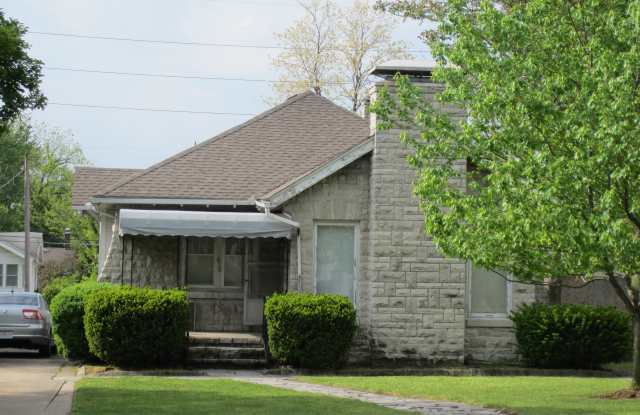 610 E Grand Gallery 2