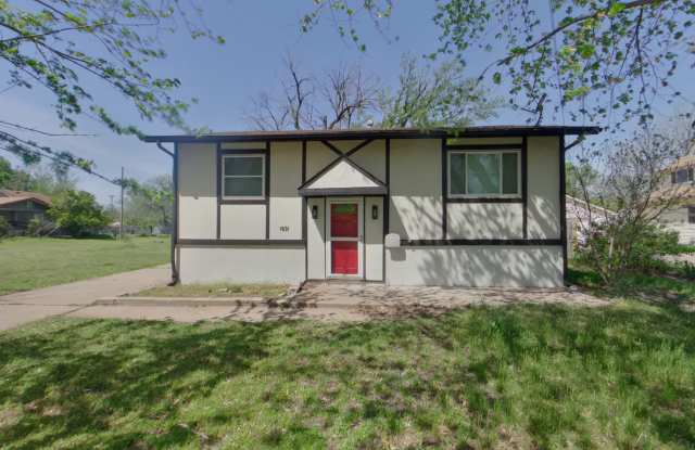 Remodeled 5BR Wichita Rental - Pet Friendly! photos photos Remodeled 5BR Wichita Rental - Pet Friendly! photos photos
