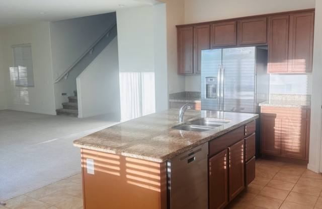 13914 North Flaxleaf Place Gallery 3