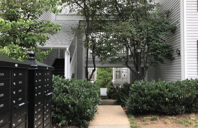 2915-D S WOODLEY ST #4 - 2915D South Woodley Street, Arlington, VA 22206