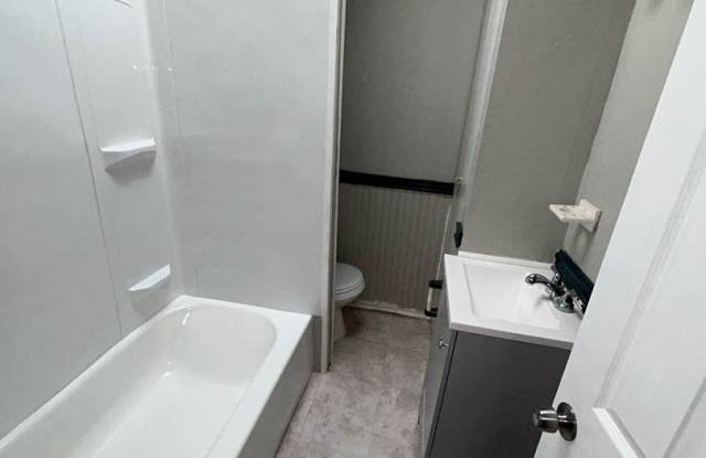 1302 Bonaparte Avenue photos photos