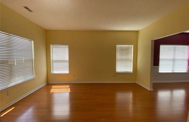 2300 Lakecrest Drive Gallery 4