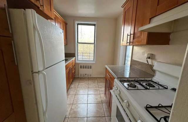 2300 GRAND CONCOURSE photos photos