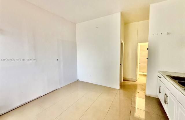 2516 Cleveland St photos photos