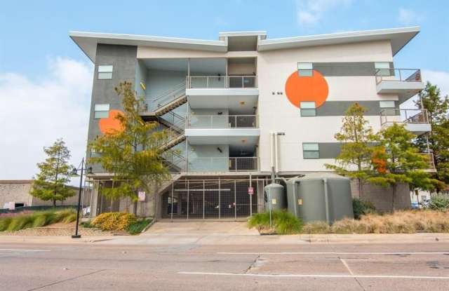 1111 S Akard Street - 1111 South Akard Street, Dallas, TX 75215
