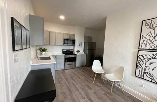 8 Kenwood Street, 6 photos photos