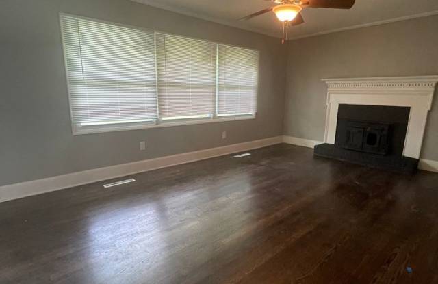 Coming Soon! 3 bedroom 1 bathroom house ! photos photos