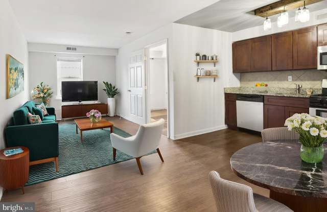 240 W GIRARD Avenue unit: 3 photos photos 240 W GIRARD Avenue unit: 3 photos photos