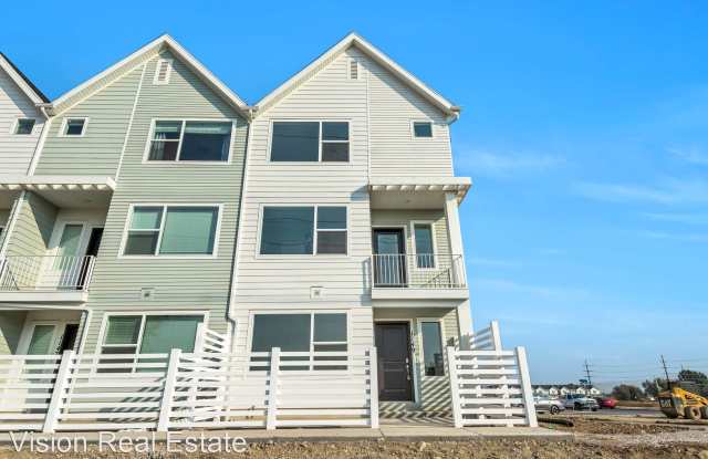 1149 E Hatch Row Gallery 2