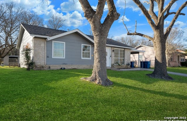 1011 HICKORY HILL DR - 1011 Hickory Hill Drive, Kirby, TX 78219
