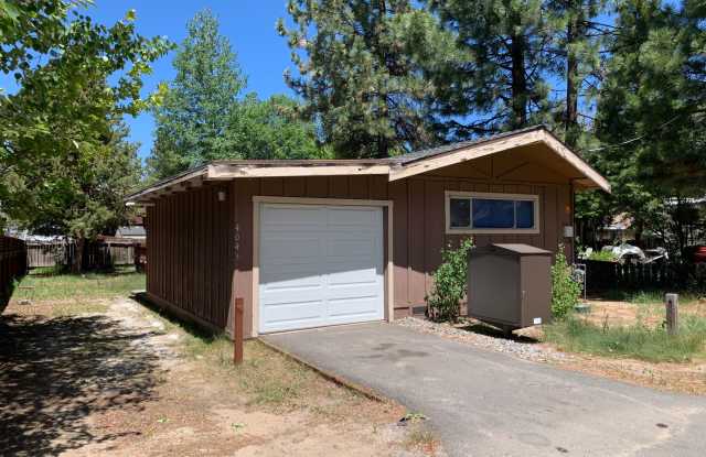 Cute home in popular Lakeside park neighborhood - walking distance to the lake, Heavenly Village and Stateline area. photos photos