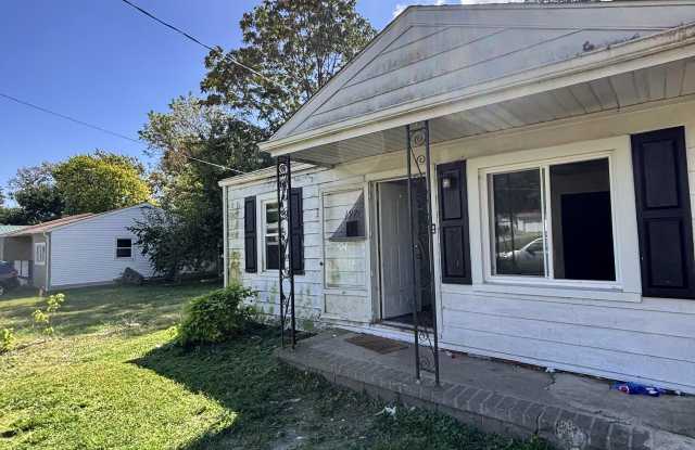 1971 E Cantrell St Gallery 1