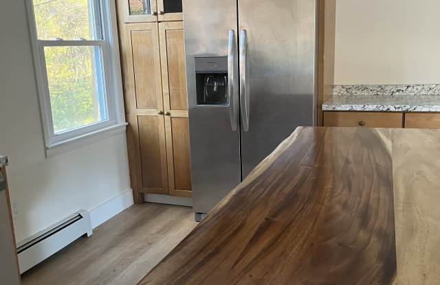 1534 Ct 12 - 1534 Connecticut 12, New London County, CT 06335