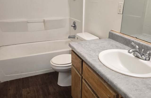 196 South C St - B Gallery 4