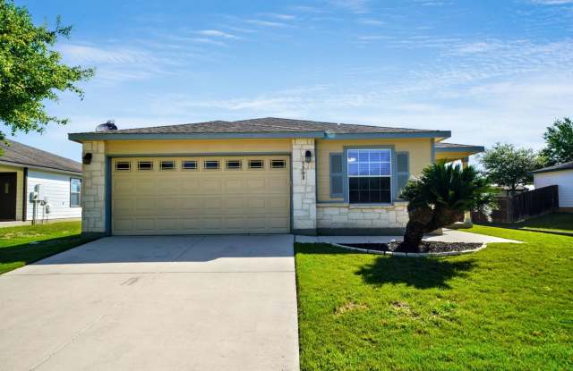 Beautiful home in the desirable Trails of Kensington Ranch, Schertz, TX - Realtor Commission: $500 - 3508 Triangle Ranch, Selma, TX 78154