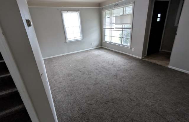 27471 Forestview Ave Gallery 2