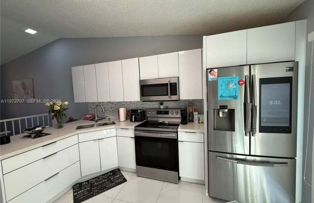 7738 W 34th Lane 15-201, Hialeah, FL 33018 Gallery 3
