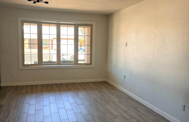 5247 West Lupine Avenue Gallery 3