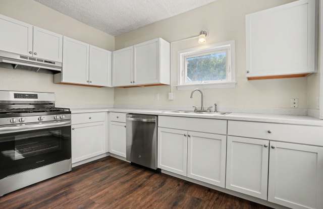 Newly renovated 2 bedroom House near Carlisle school complex photos photos