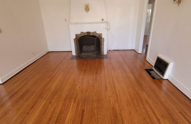 3 Bed 1 bath Single Family Home Gallery 4