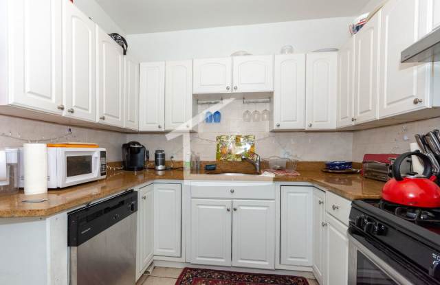 Huge 6 bed unit located near BU for the upcoming school year! photos photos