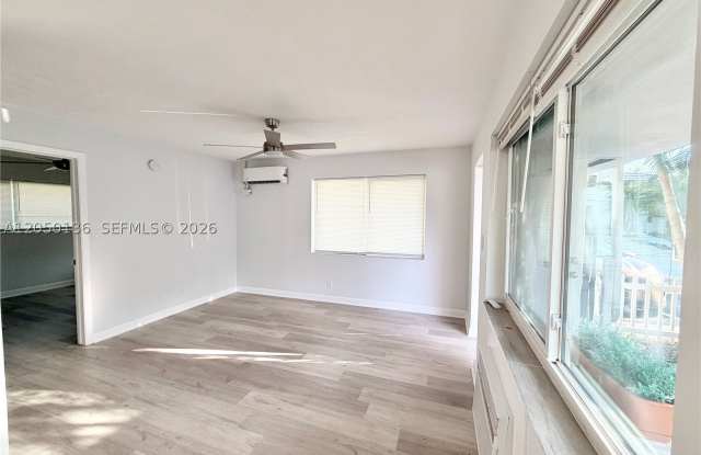 1632 NE 4th Pl Gallery 3