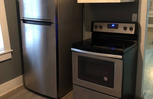 Walk or bike to CAMPUS or downtown!! 3 bed HOUSE photos photos