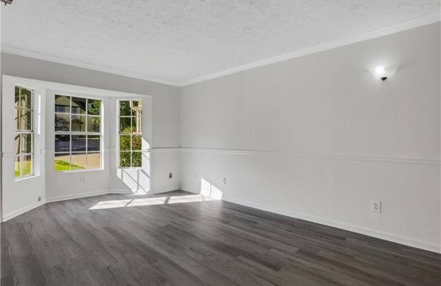 6308 E Windsor Lane Gallery 2