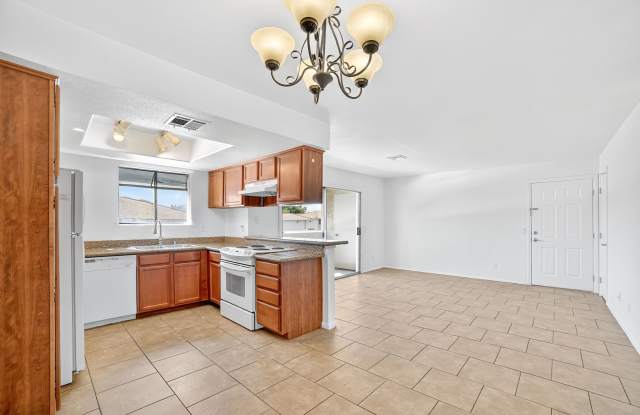 READY TO MOVE-IN UPPER LEVEL 2-BEDROOM CONDO! photos photos