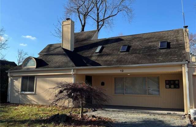 12 Chadwick Road - 12 Chadwick Road, Great Neck, NY 11023