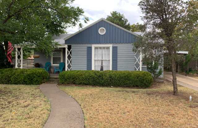 Pre-Leasing - 2-Bedroom Minutes from Texas Tech! - 2401 26th Street, Lubbock, TX 79411