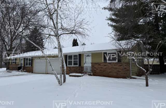 2488 Oakwood Drive - 2488 Oakwood Drive, Green Bay, WI 54304