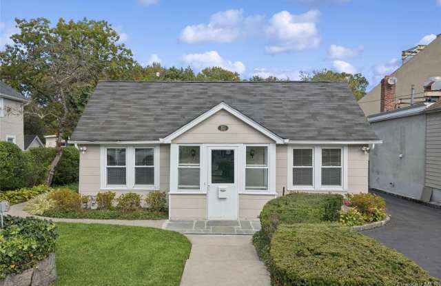 151 Steamboat Road photos photos