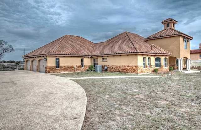 319 Cypress Estates Pkwy W - 319 Cypress Estates Parkway West, Kerr County, TX 78025