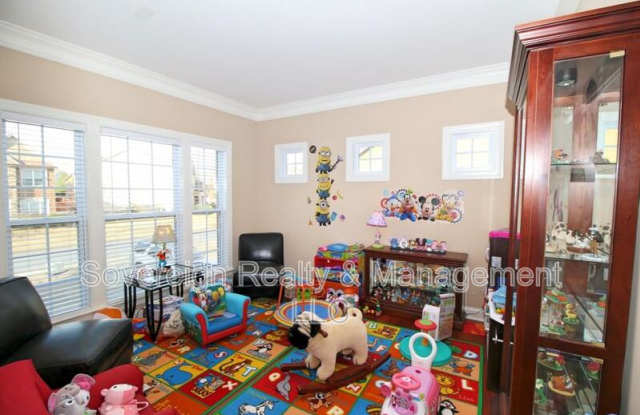 2217 Chaseford Ln Gallery 3