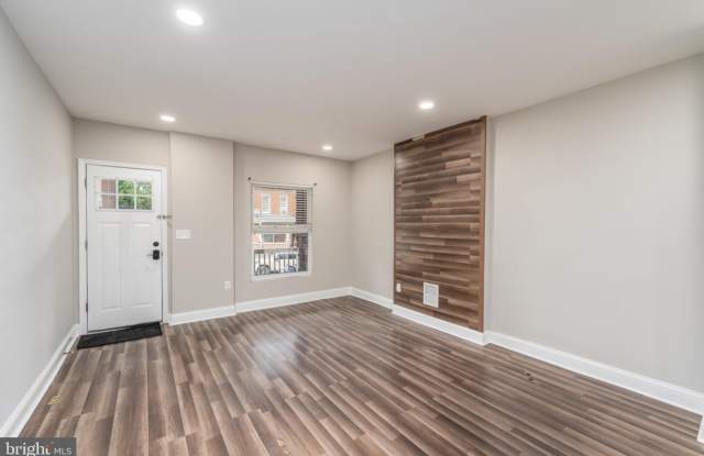 1521 CARSWELL Street Gallery 4