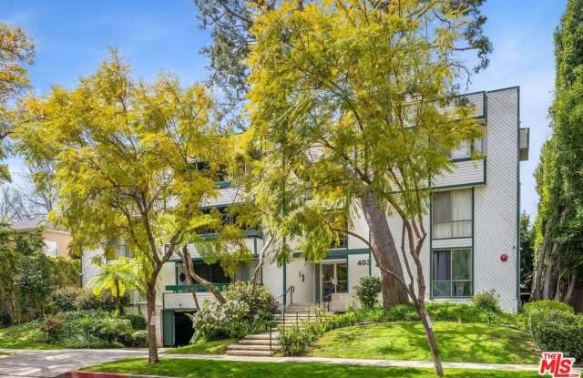 403 N Oakhurst Dr - 403 North Oakhurst Drive, Beverly Hills, CA 90210