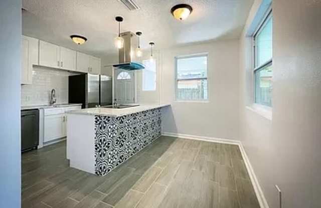 3 Bedroom Single Family Home in Jacksonville Gallery 4