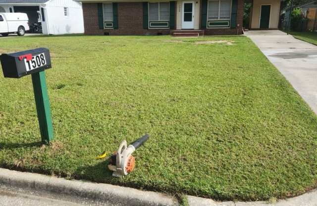 1508 East Moore Street - 1508 East Moore Street, Valdosta, GA 31601