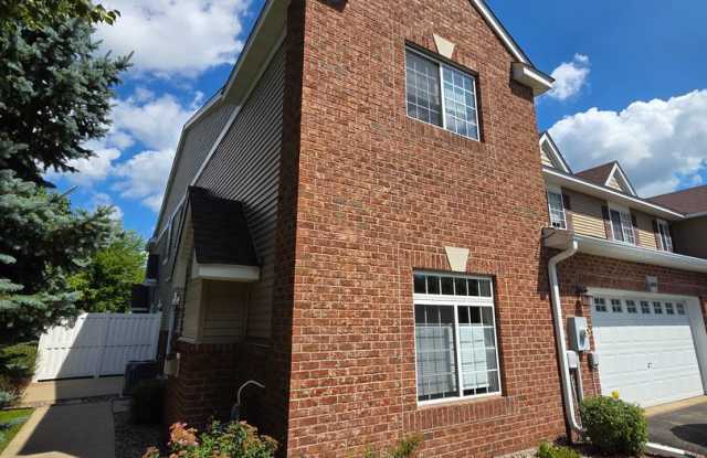 Stylish and Inviting; The Townhouse of Your Dreams! photos photos