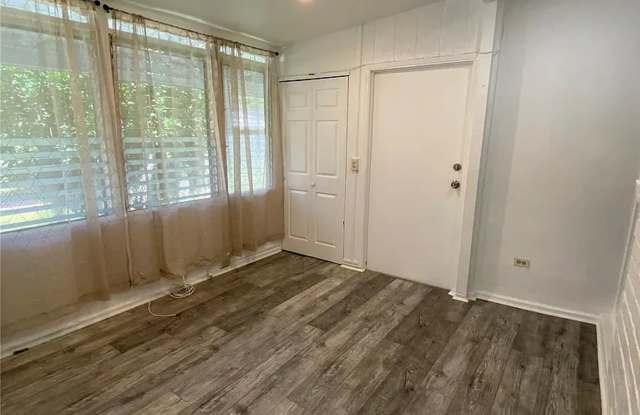 Spacious 1 Bedroom in Nuuanu with AC, Parking, Outdoor Patio Gallery 4