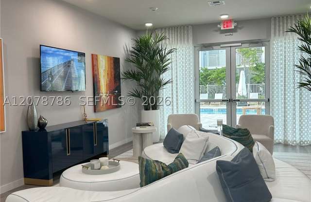 610 NE 2nd St Gallery 2