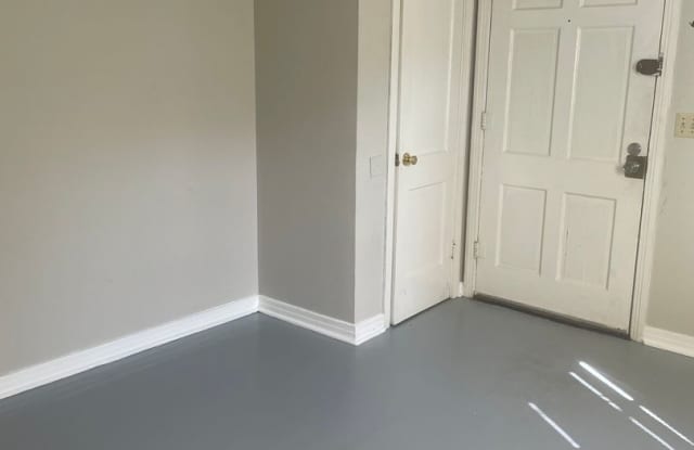 New Paint and Flooring, 1 Bedroom Bossier Home Gallery 4