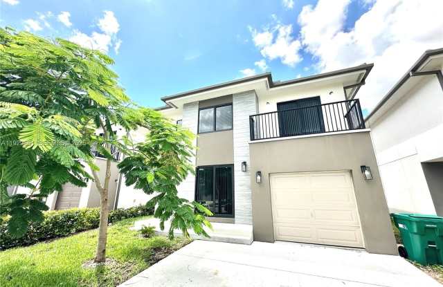 1163 NW 2nd St photos photos