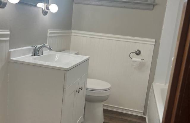 512 Cayuga Road Gallery 2