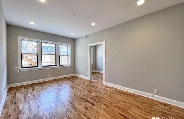 2244 W Wilson Ave photos photos