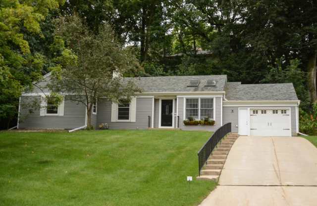 Stunning "Old SW" home with true main-floor living! - 1122 10th Street Southwest, Rochester, MN 55902