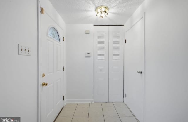 5806 HIGH BLUFF Court Gallery 3