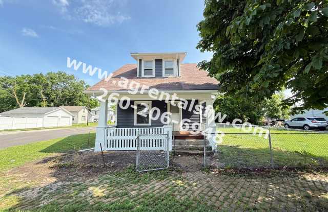 704 E Franklin St, Huntington, IN 46750 photos photos